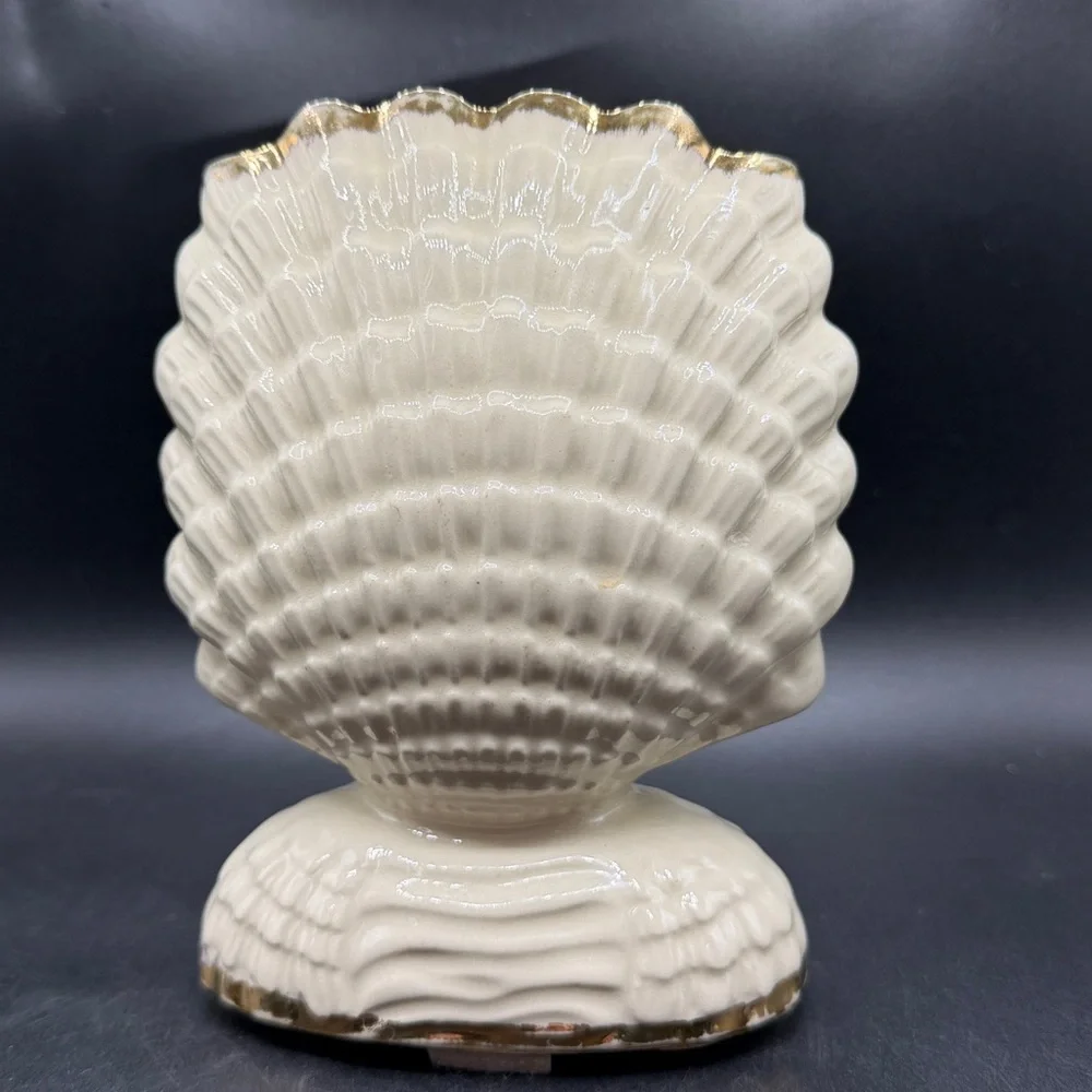 Vtg Scalloped Shell Vase with Flowers